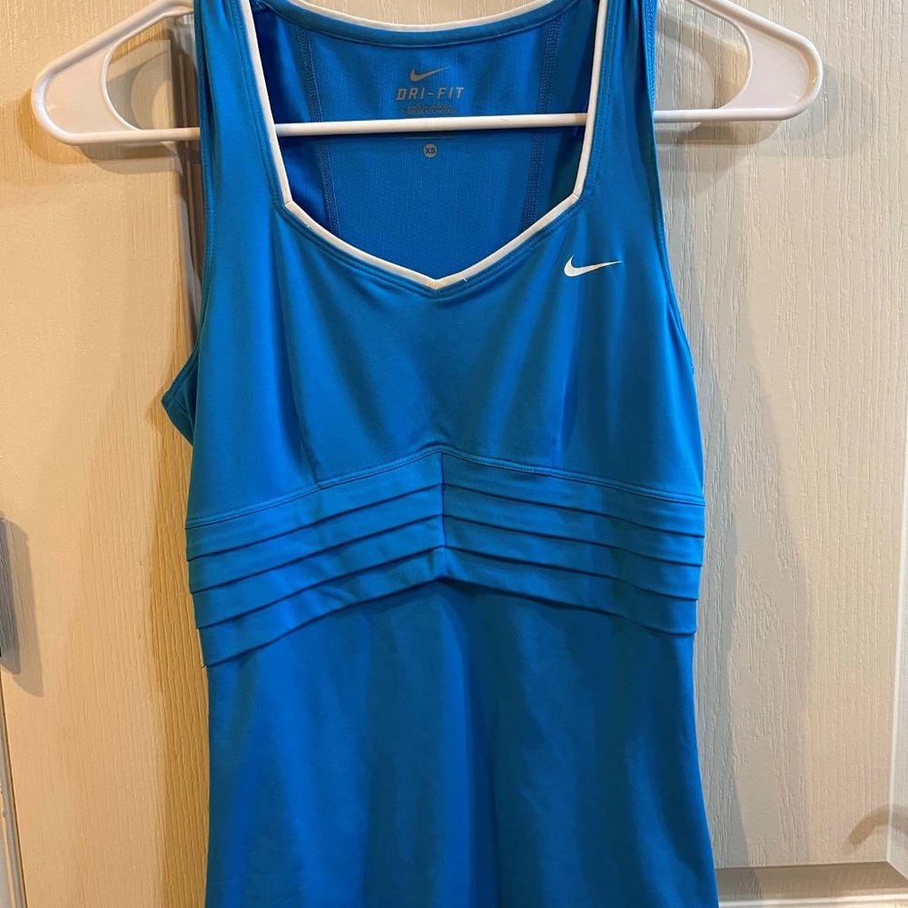 NWOT Nike Tennis Top